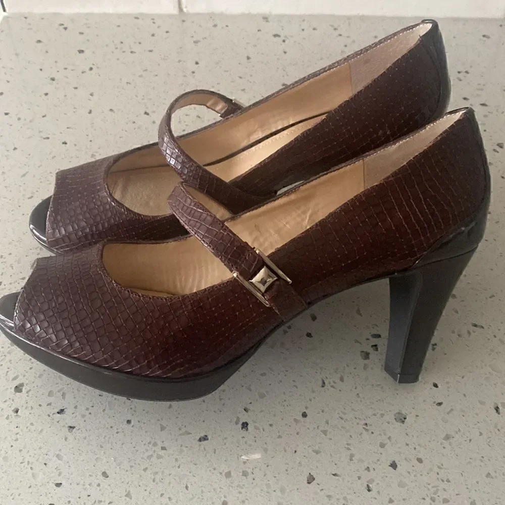 Alex Marie Reagan Women’s Woodberry Mary Jane Peep Toe Heels Pumps Size 8.5M